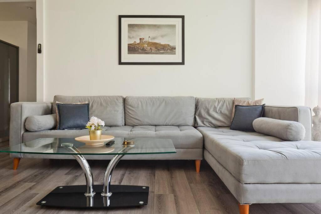 Big Apartment Next To Gordon Beach Plus Free Parking Тел Авив Екстериор снимка