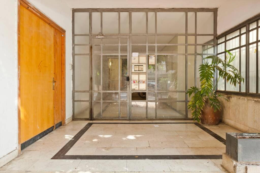 Big Apartment Next To Gordon Beach Plus Free Parking Тел Авив Екстериор снимка