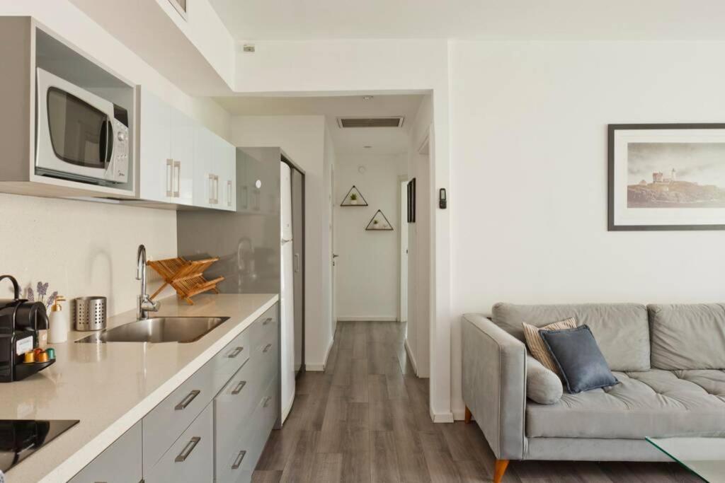 Big Apartment Next To Gordon Beach Plus Free Parking Тел Авив Екстериор снимка
